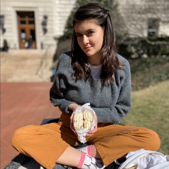 Meet your Posher, Elise - Picture 1 of 1